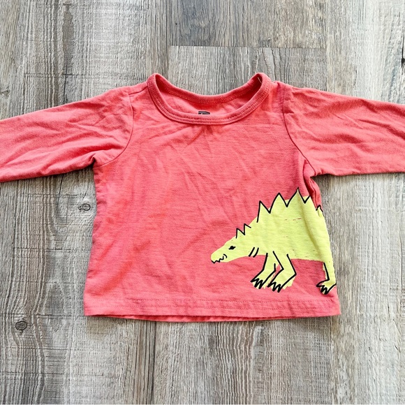 Tea Collection Super Stego Graphic Tee - Picture 2 of 5